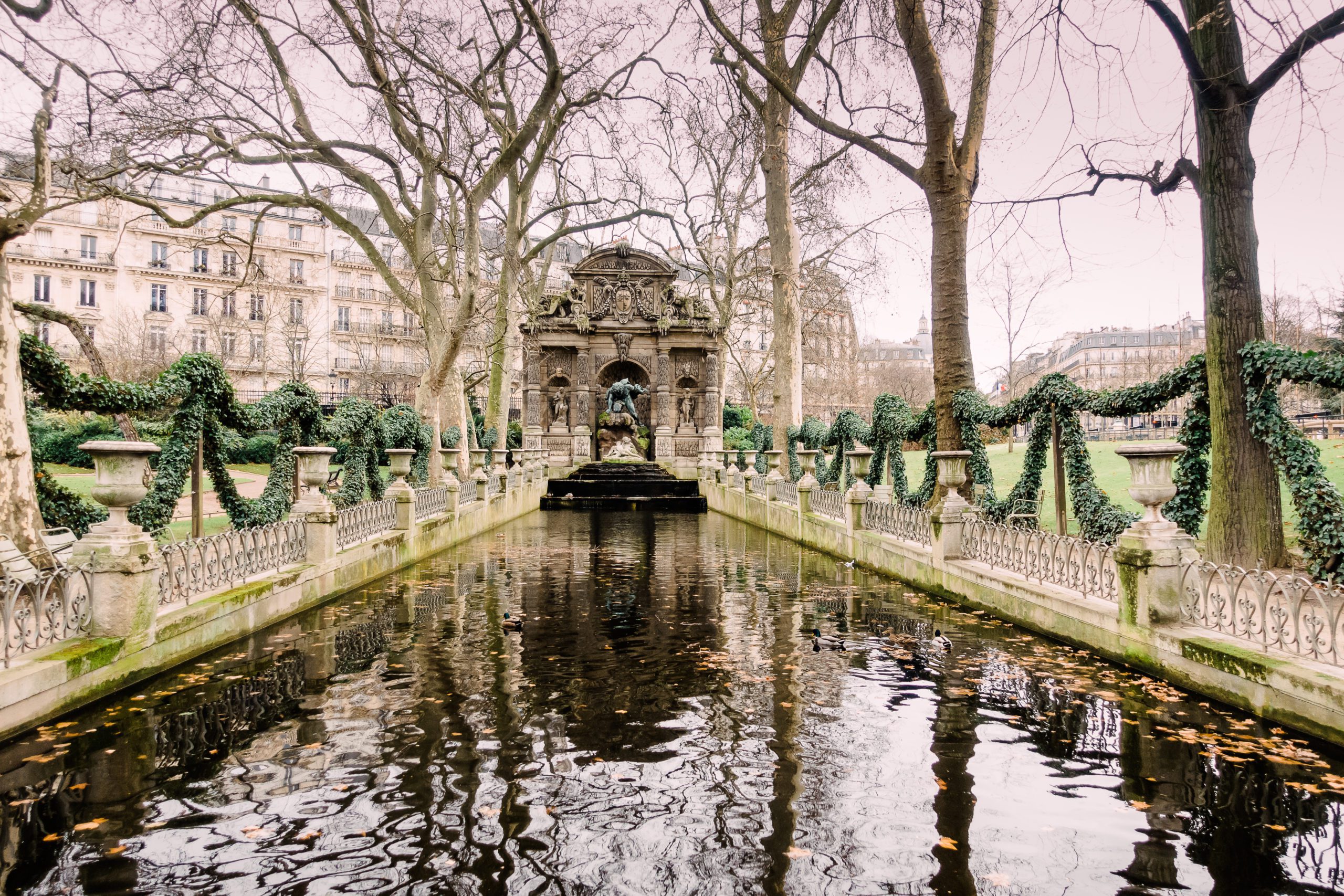 jadin du Luxembourg Médicis fountain paris